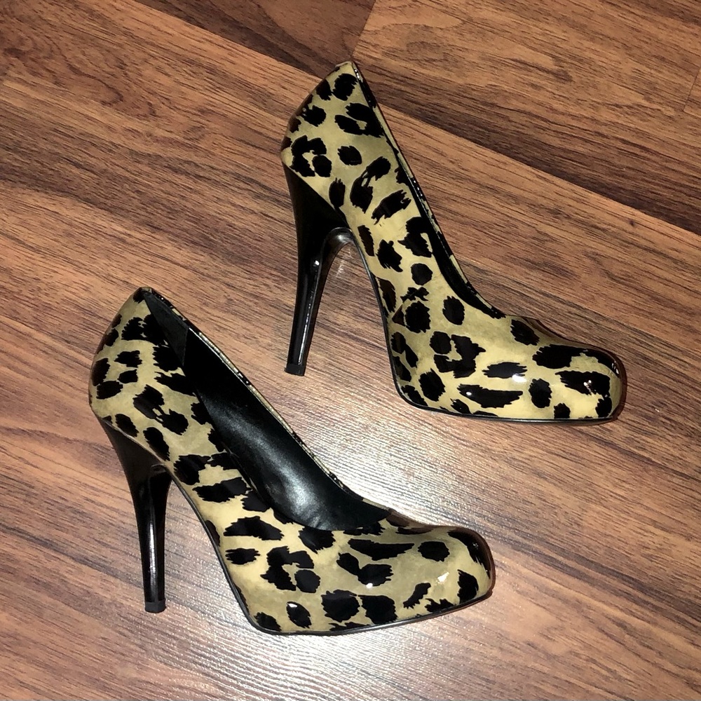 Gianni Bini Leopard heels